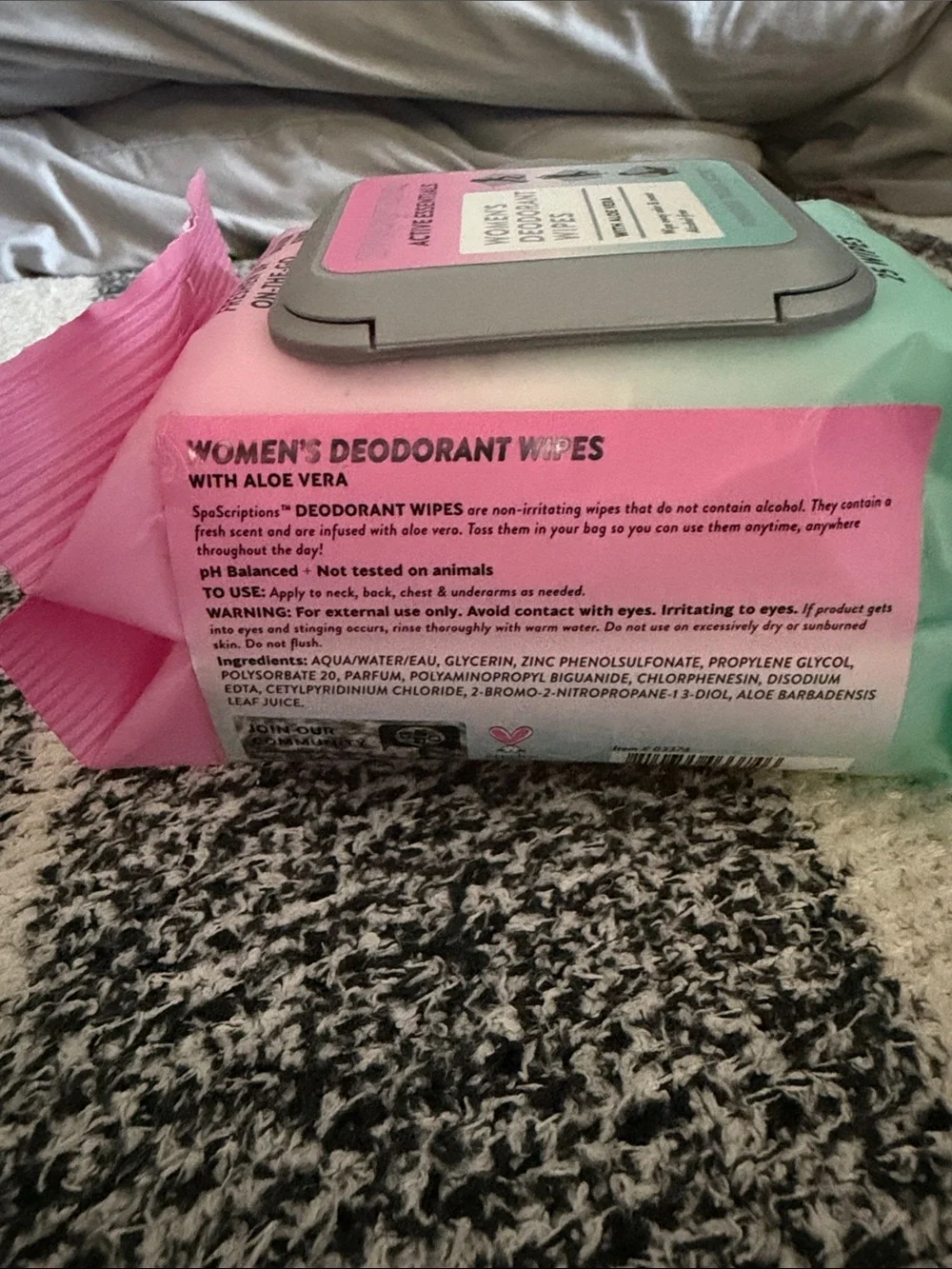 Women's Deodorant Wipes with Aloe Vera - Pink & Teal - Active Essentials